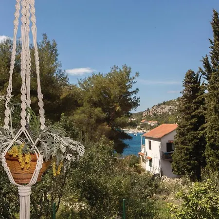 Holiday home Awesome In With Wifi Veliki Drvenik