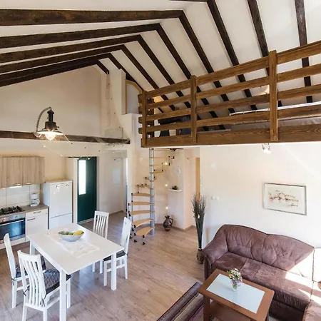One-bedroom In بيت للعطل *